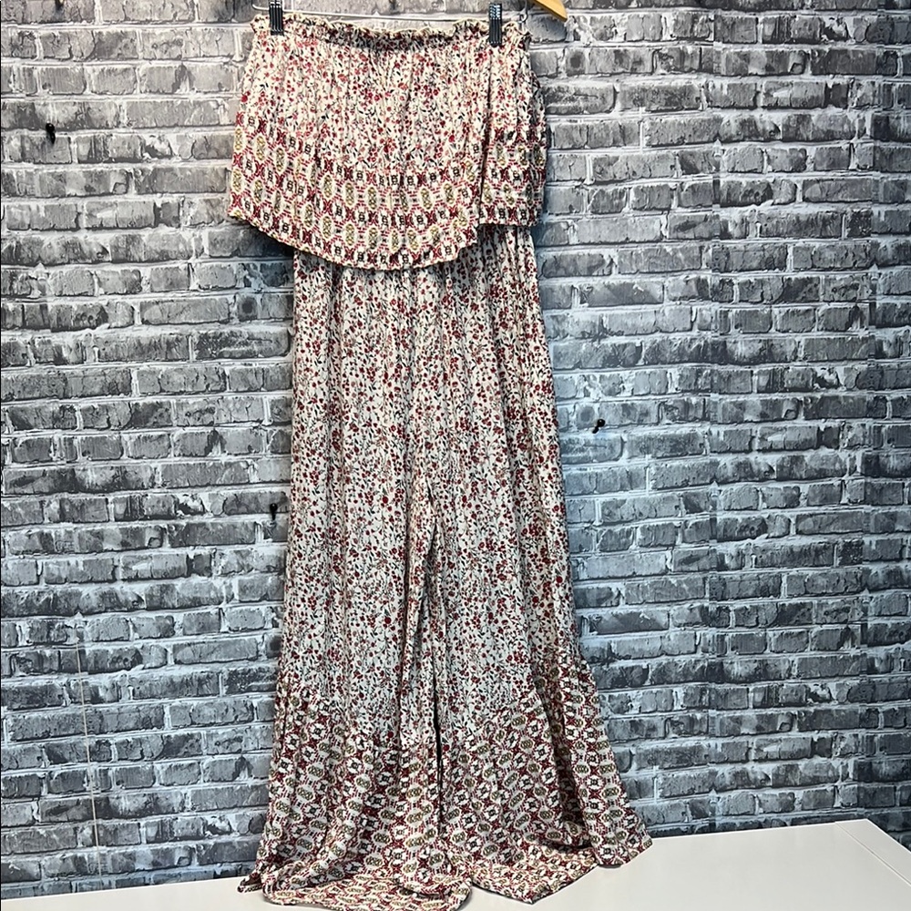 Floral strapless romper‎ with Ruffle Hem